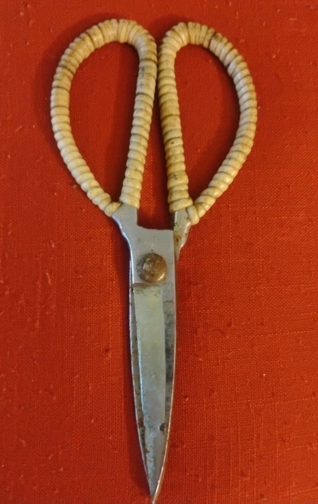 Vintage  Taiwan Scissors
