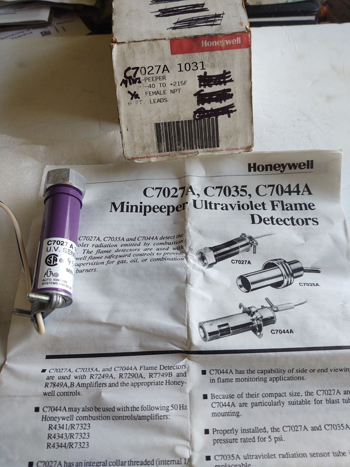 Honeywell C7027A1031 Mini Peeper Ultraviolet Flame Detector Sensor NEW