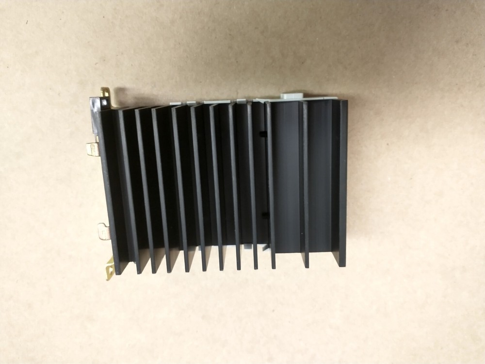 Idec RSCA1N-45A 1 pole solid state relay