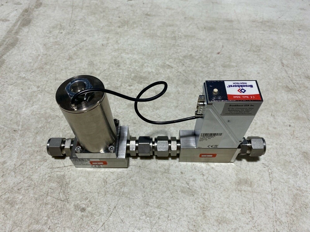 BRONKHORST Digital Mass Flow Meter/Controller & Bellows Valve SET 2000 In/h AiR
