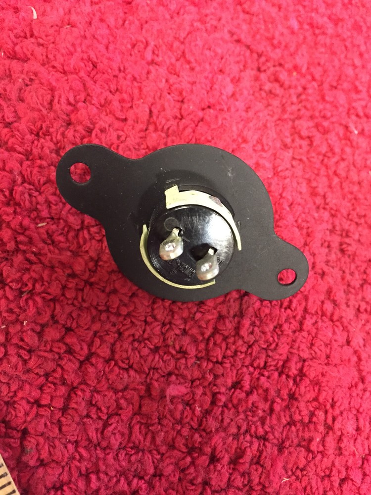 P-302FP CINCH JONES FLAT MOUNT 2 PIN PLUG