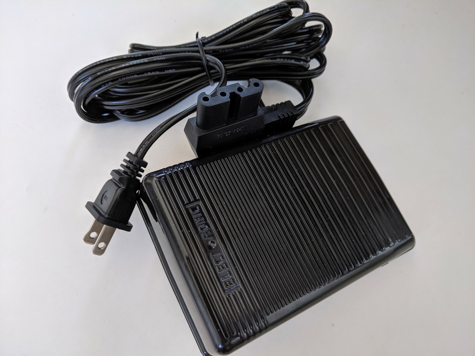 Electronic FOOT CONTROL PEDAL Bernina Old style 830,831,800,640,540,Round Type