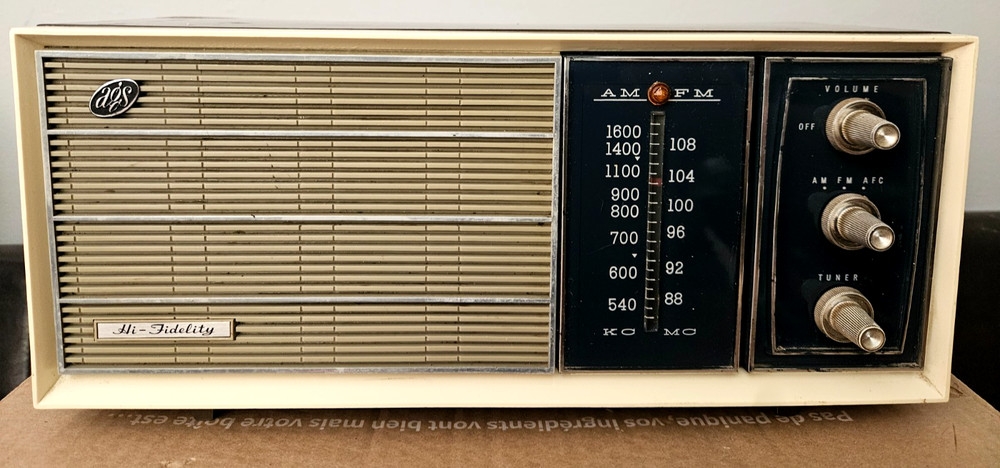 AGS High Fifelity Radio Vintage
