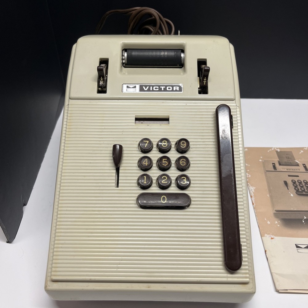 Vintage Victor 782552 10 Key Adding Machine. Power Tested