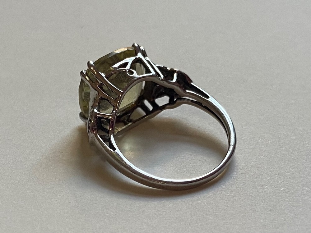 Sterling Silver Citine Ring Size 6