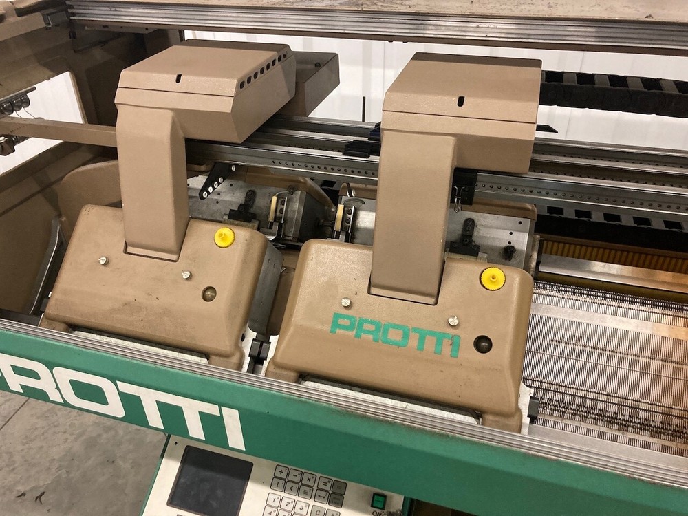 Protti PT242 Knitting Machine