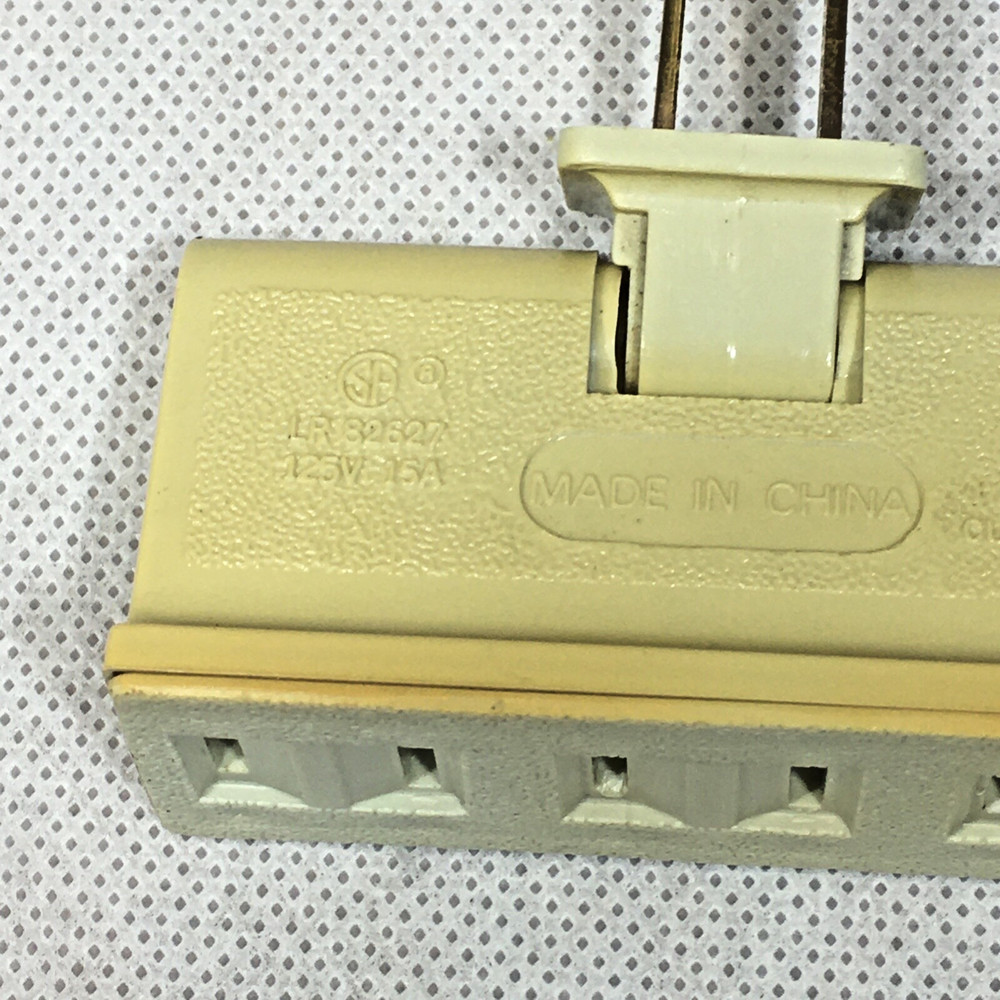 3-Outlet Wall Hugger Adapter Plug E124416 125V 15A