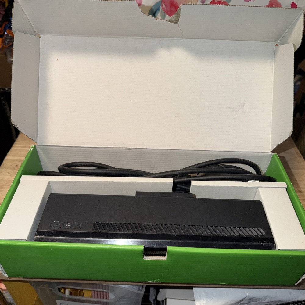 Black Microsoft Xbox One Kinect Sensor Bar With Box Pre-owned. Tested Works!!