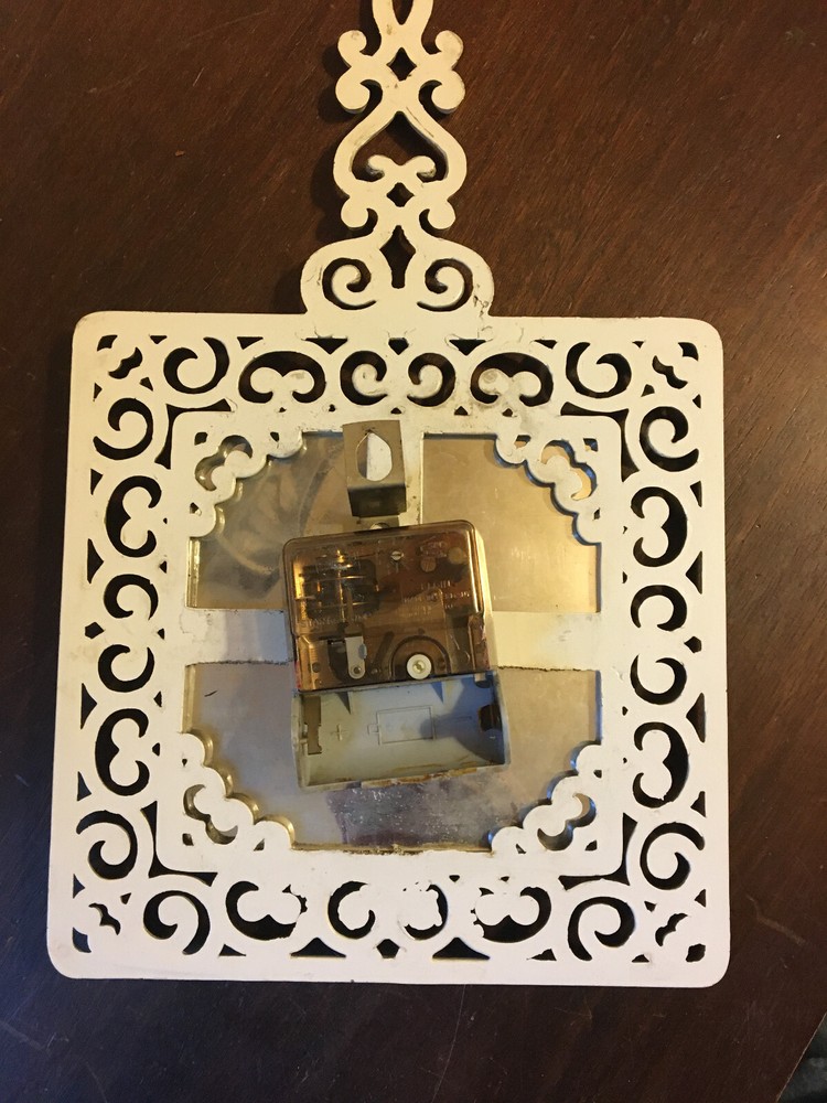 Elgin Trivet Kitchen Clock, Vintage Timepiece, "C" Battery