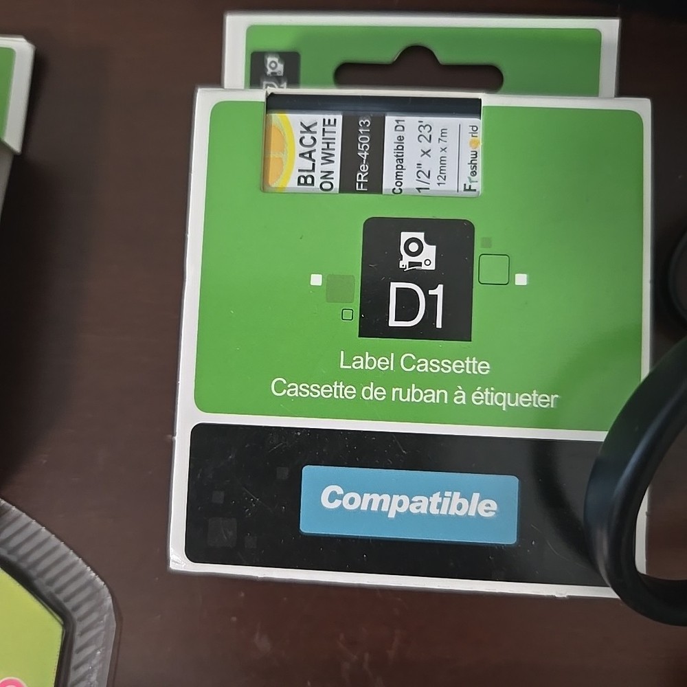 DYMO MobileLabeler Label Maker Bluetooth Bundle 11 New Cartridges 8 Are Neon