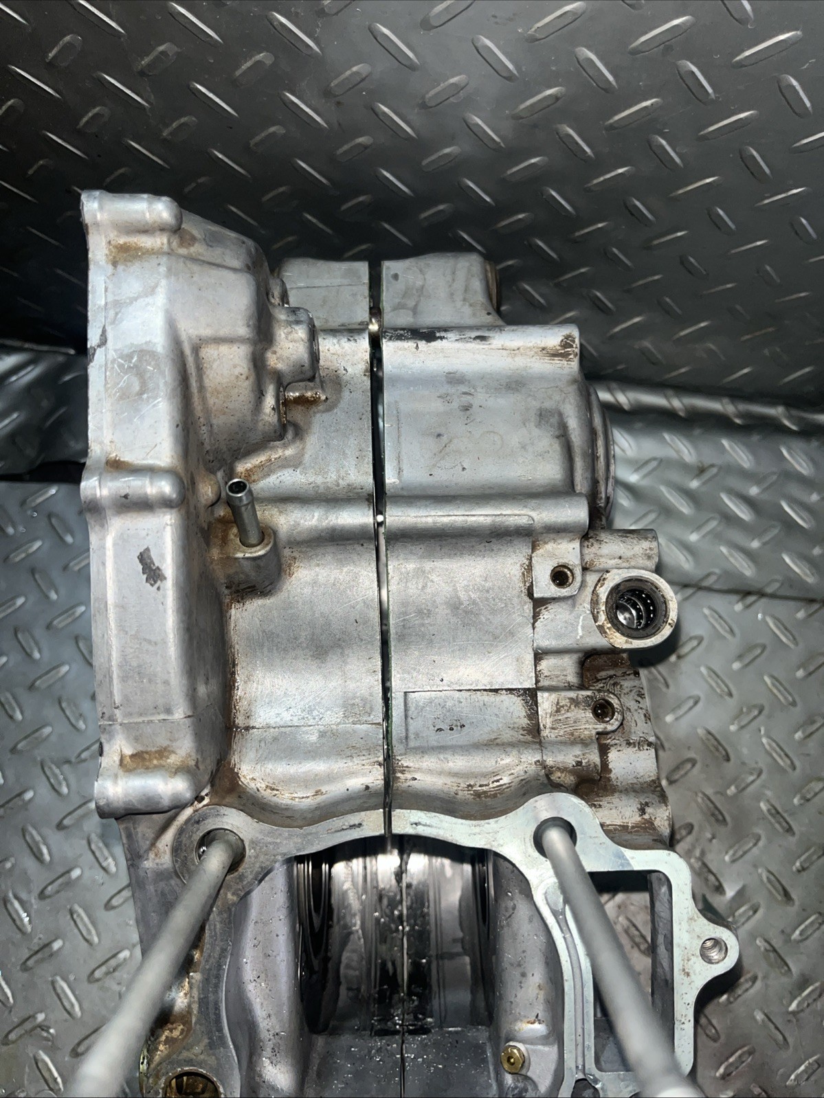 08-09 HONDA CRF250R CRF 250R OEM Left RIGHT CRANK CASE CRANKCASE Engine DAMAGED