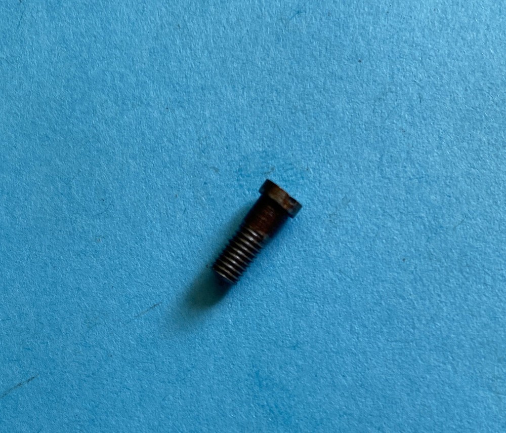 *NOS* 1402-SINGER-SCREW-FOR SEWING MACHINE*