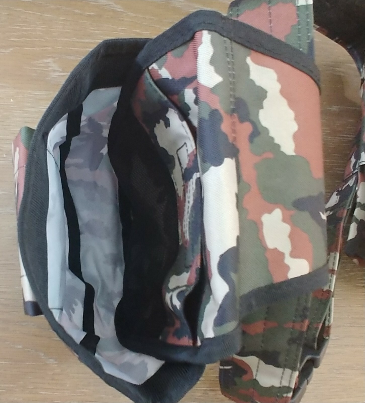 Metal Detecting Finds Bags With 52 Inch Belt High Quality - Camo