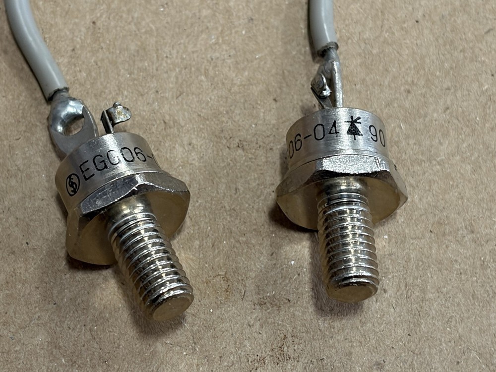 2 pieces EGG06-04 thyristor