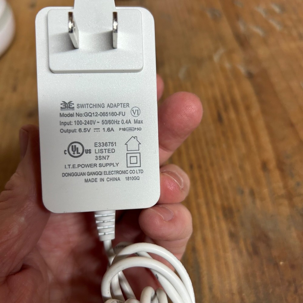 SIMPLISAFE Keypad And Base Station SSBS3 SSKP3 POWERS UP