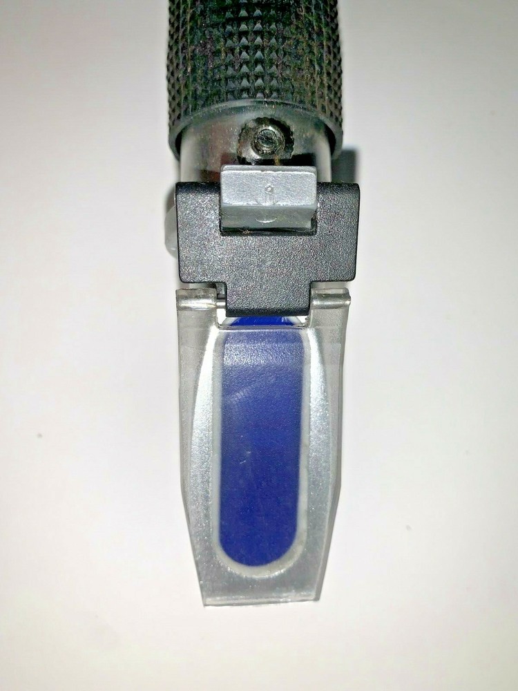 PORTABLE REFRACTOMETER, 0°- 18° RANGE, +/-0.2° ACCURACY, 1ML VOLUME