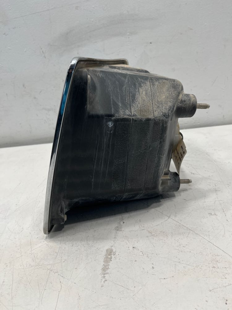 2017 Freightliner 114SD Headlight (611-18602)