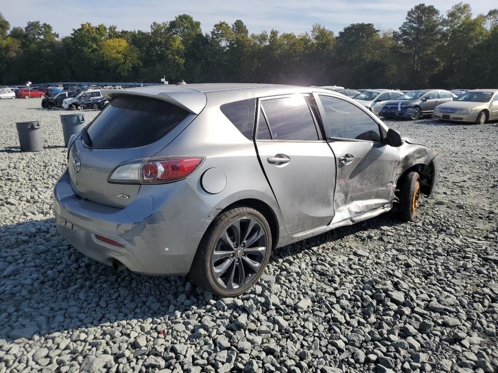 3 2010 Glove Box 4883126