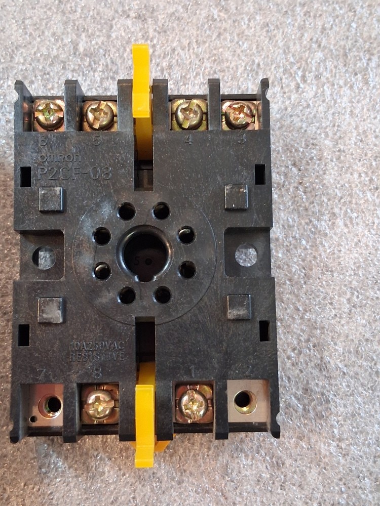 Omron E5C2-R20J Temperature Controller