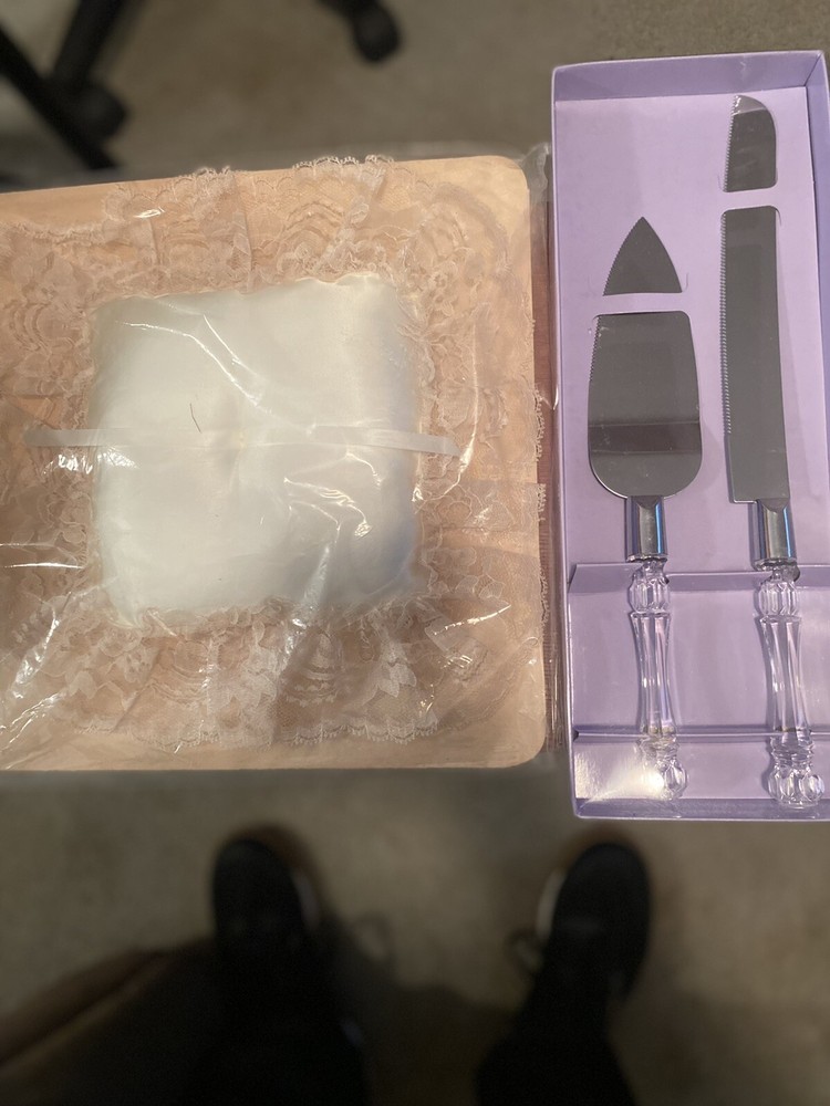 Ringbearer Pillow with Cake Server Set