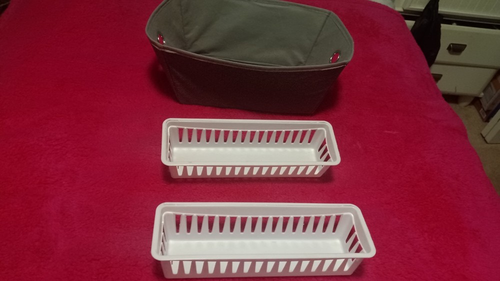 3 Containers