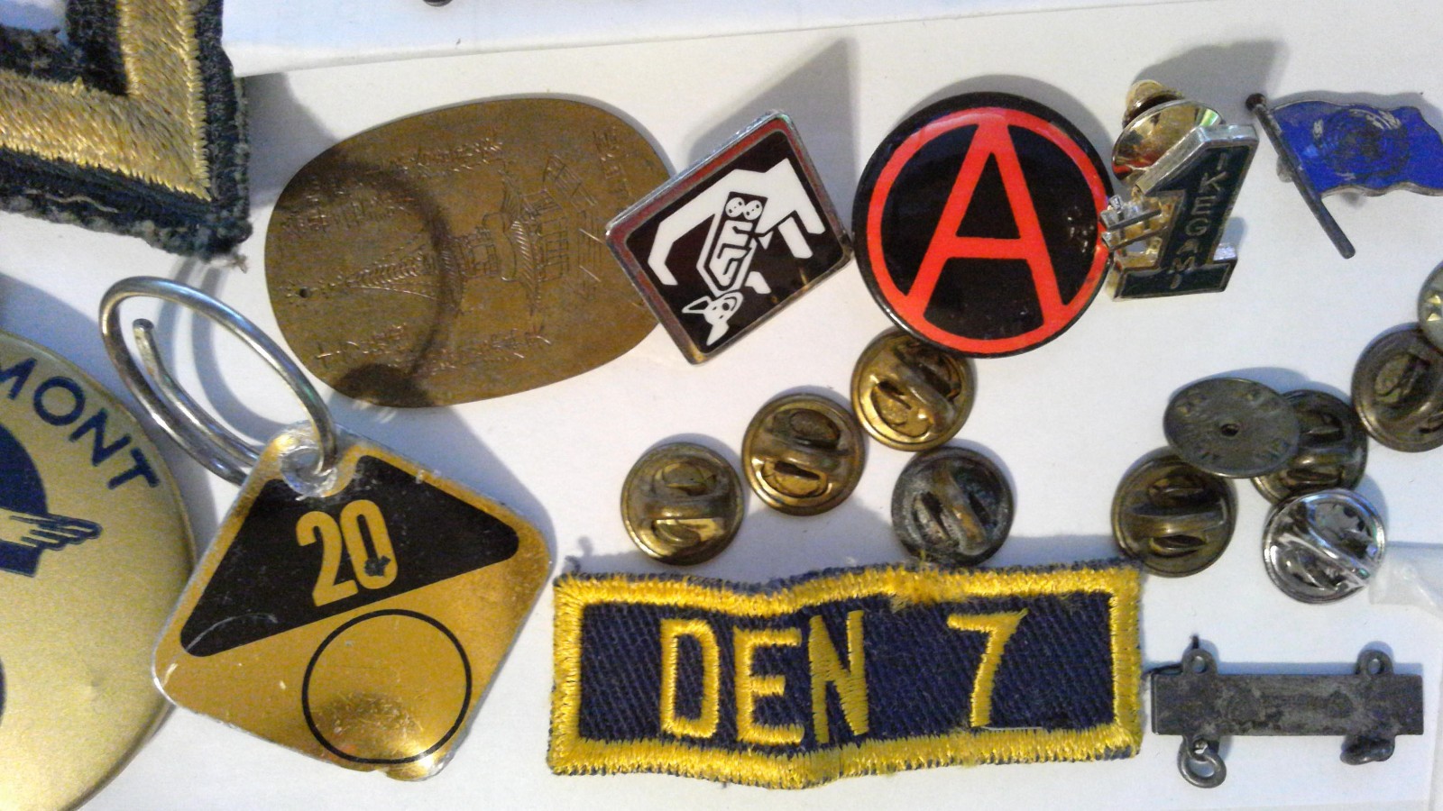 Large lot of Vintage Military Pins Badges Patches Awards and Similar pinbacks