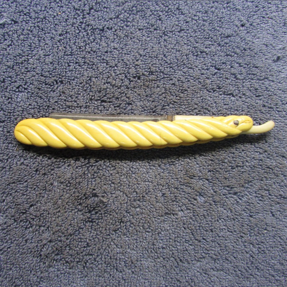 Straight Razor:  Unbranded  / Rope Pattern Handles