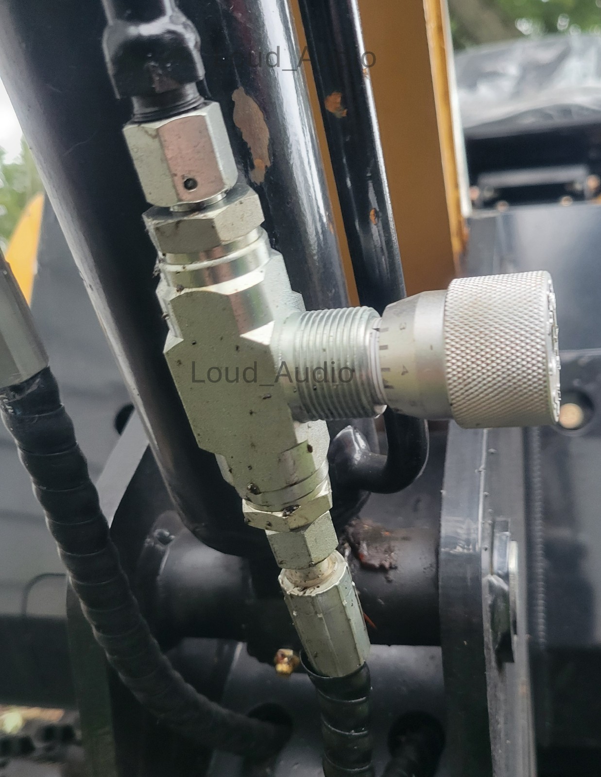 Hydraulic Flow Control Fitting - Mini Excavator - AGT - Thumb - Reduce Jerkiness