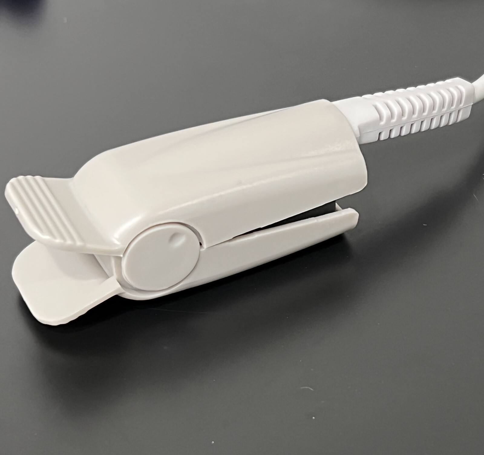 Nellcor Compatible Direct Connect SpO2 Sensor Adult Clip 9ft - Same Day Shipping