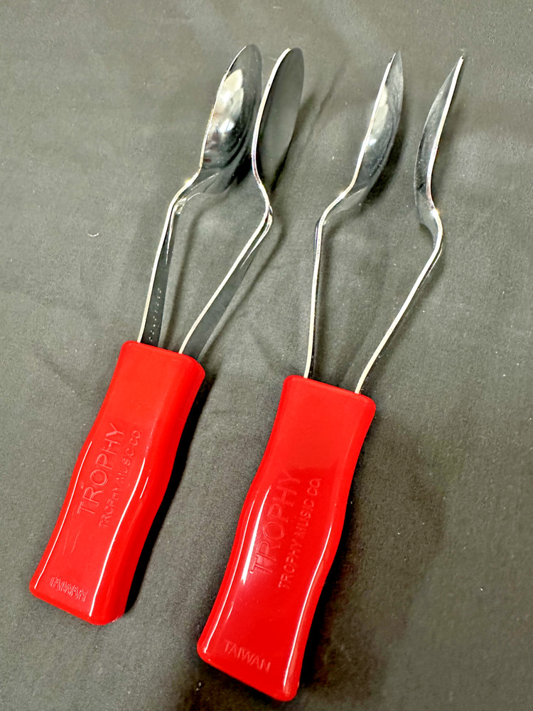 Trophy Classics Musical Spoons, PAIR, 2 Sets, Red & Chrome, #3470-MINT
