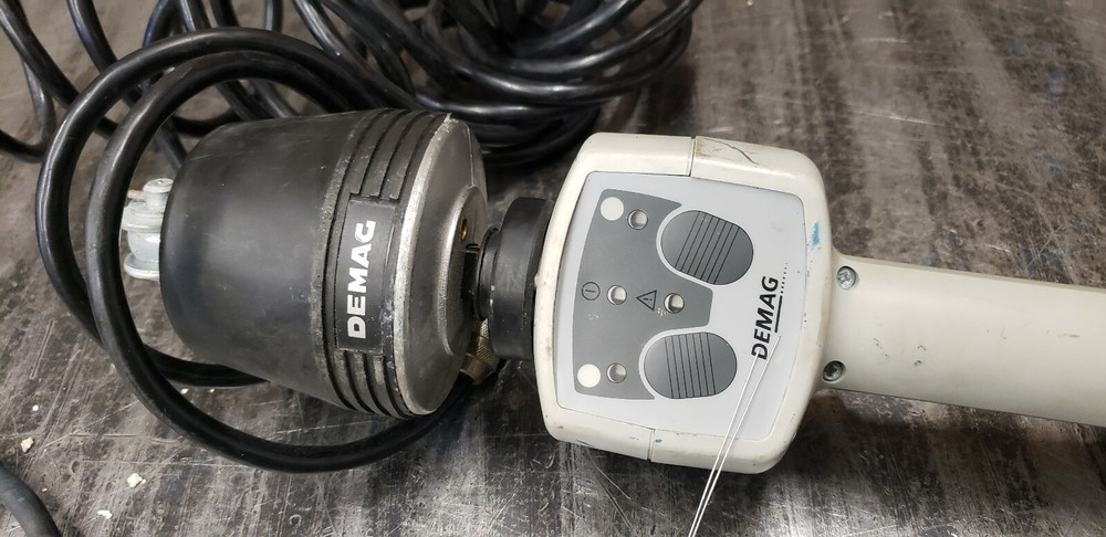Demag D-Grip 77325544 Electric Hoist Balancer Pendant Controller Assembly.