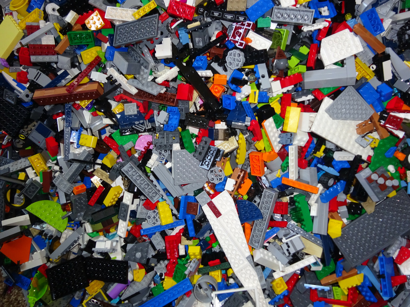 Bulk LEGO LOT! 4 pound box of Bricks, parts, Pieces, Tires, accessories & More