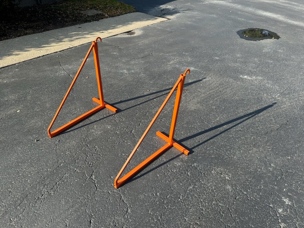 SHIPPING CONTAINER SHELF BRACKETS (1 PAIR)