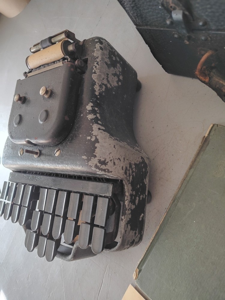 ANTIQUE STENOTYPE TYPING MACHINE WITH CASE BOOK COR