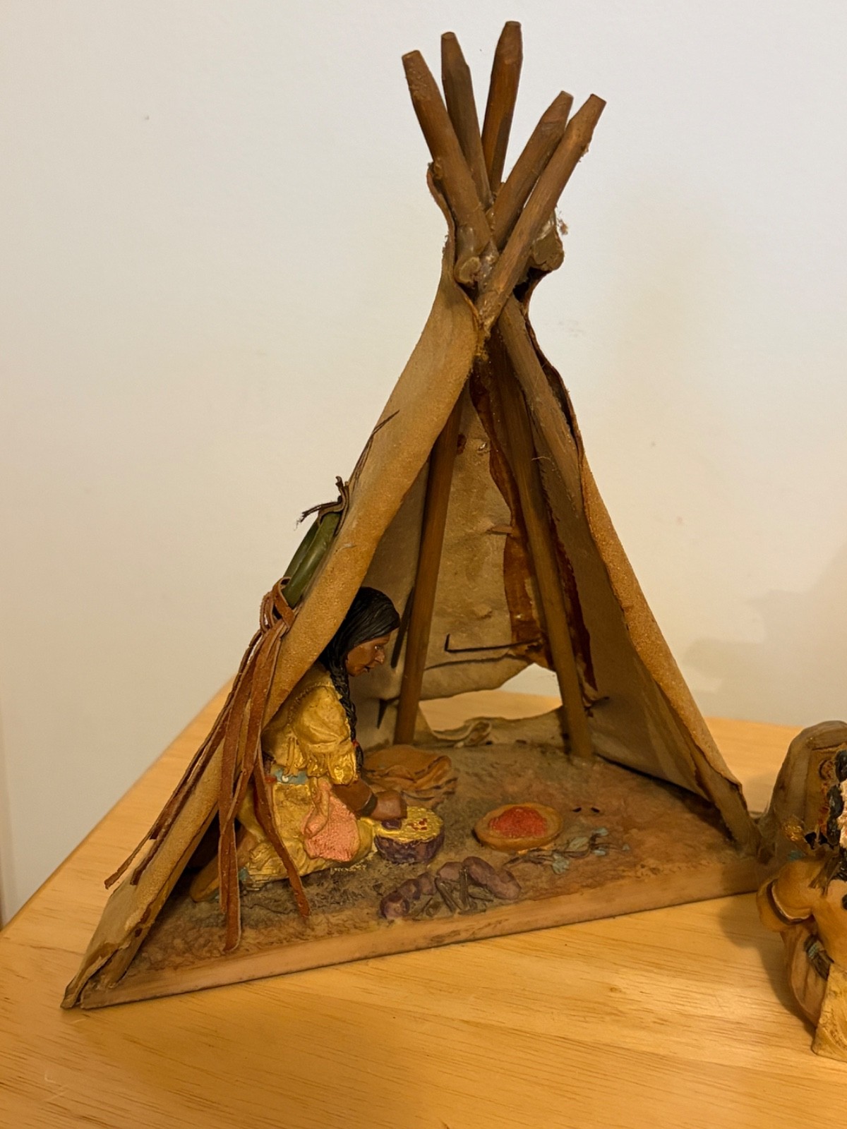 Native American Family w/ Chief Teepee Opens Cooking Working Hinged 16"x 9" NICE