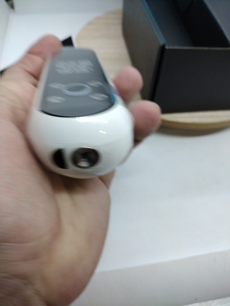 Amazon Echo Look PL67WR- Smart Desk Camera.