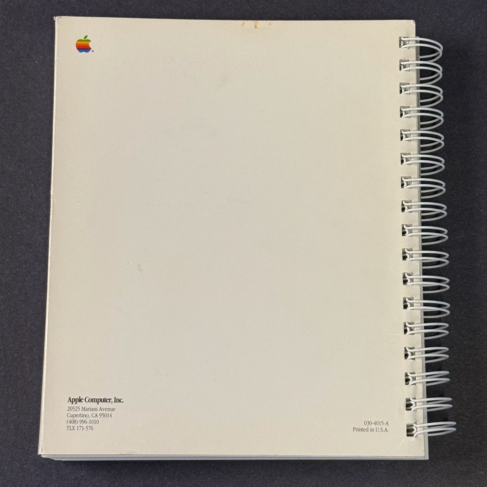 Apple Macintosh Reference Manual 1990. System User’s Guide 030–4015-A MINT