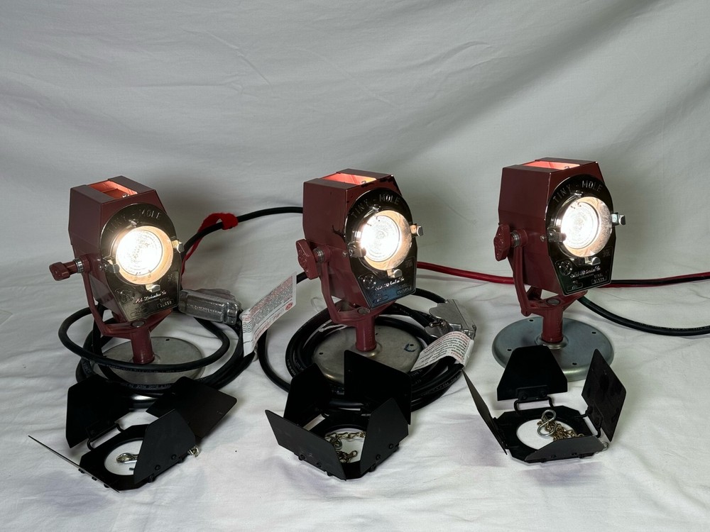 Mole Richardson Tiny-Mole light & round floor stand