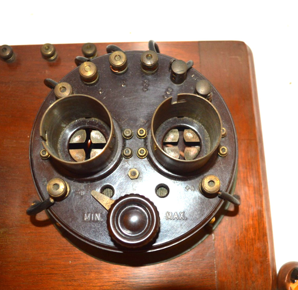 SCARCE 1922 ATWATER KENT'S FIRST MODEL 1, #3925 BREADBOARD RADIO RECEIVER