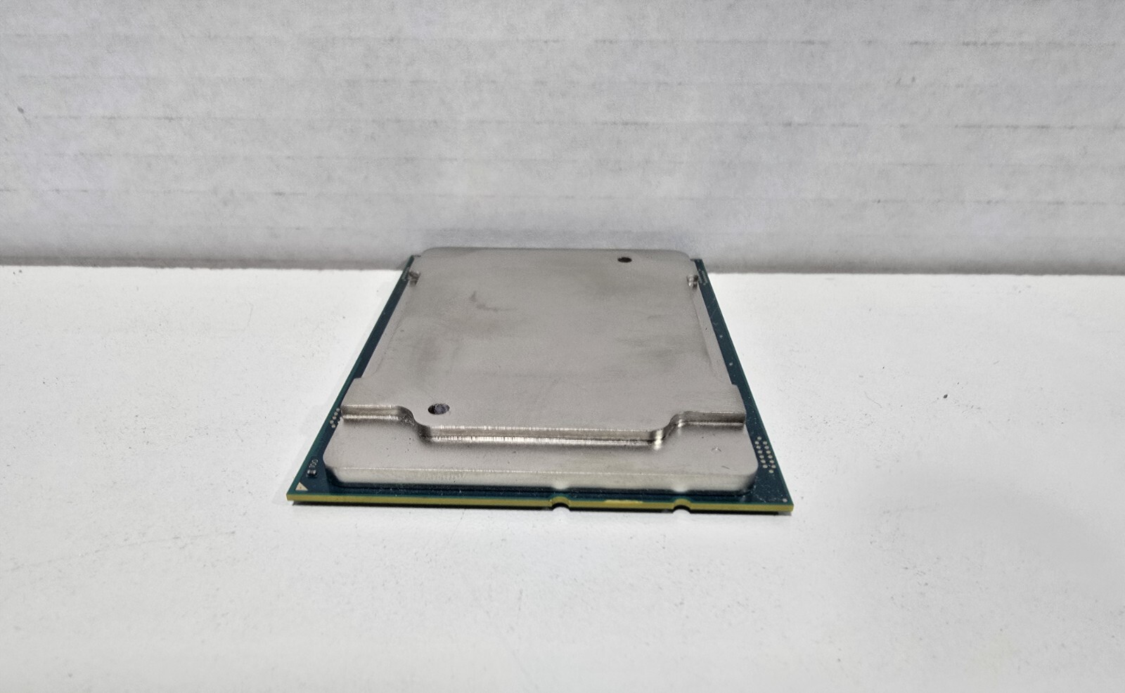 Intel Xeon Gold 5220 18 Core Server Processor CPU SRFBJ 2.2 GHz FCLGA3647