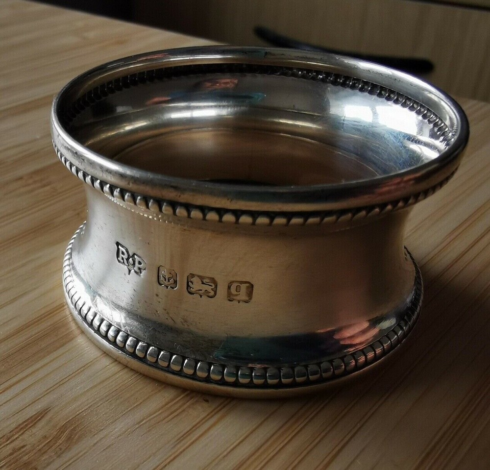 Antique solid silver napkin ring by Robert Pringle & Sons, Birmingham 1915