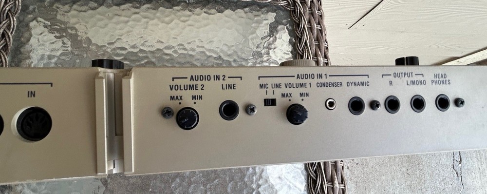 KORG microKORG 37-Key Synthesizer Vocoder ***Working***