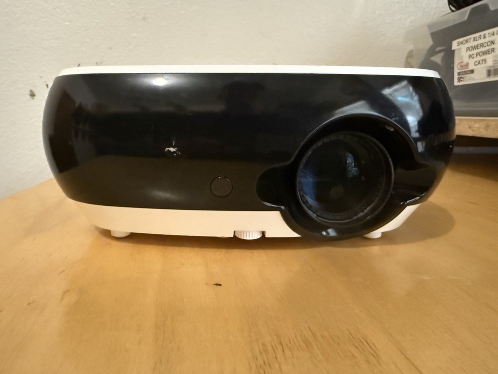 LED Projector VPL UHD-V29 Portable Projector