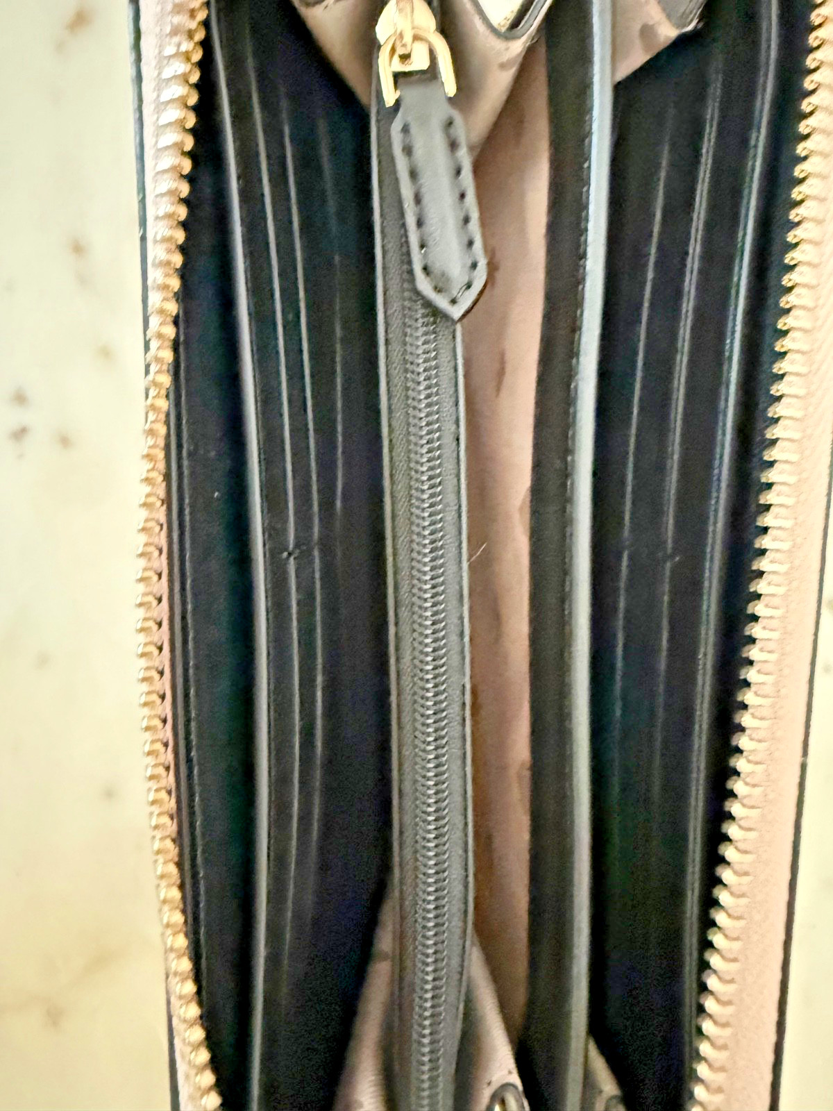 Kate Spade X Disney Minnie Mouse Wallet, applying her lipstick, A+dorable :-) !!