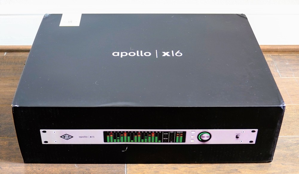 Universal Audio Apollo x16 Gen 2 Essentials+ 18 x 20 Thunderbolt Audio Interface