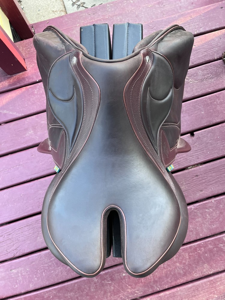 Devoucoux Chiberta Enara 2024 medium tree 17.5” 2AA flap