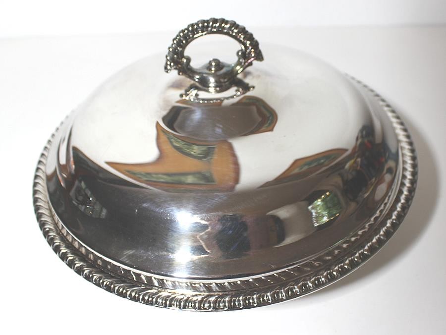 Vintage Wm Rogers Silverplate Elegant Lidded Round Serving Bowl 10"