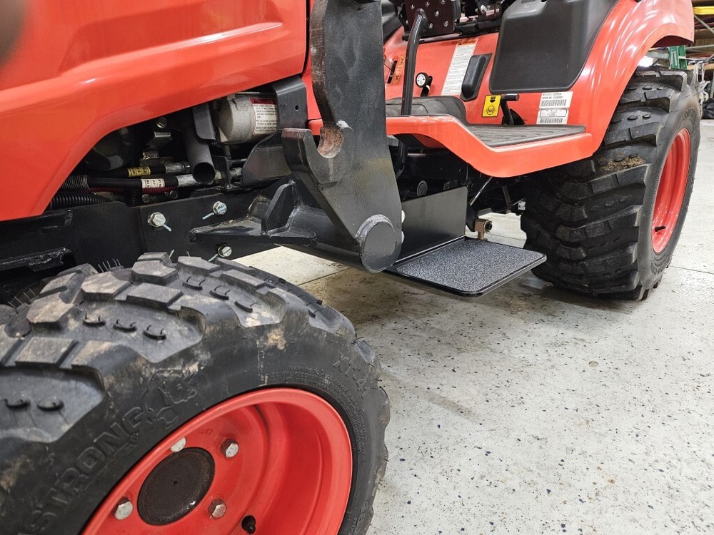 Kioti CS2220 / CS2520 Step