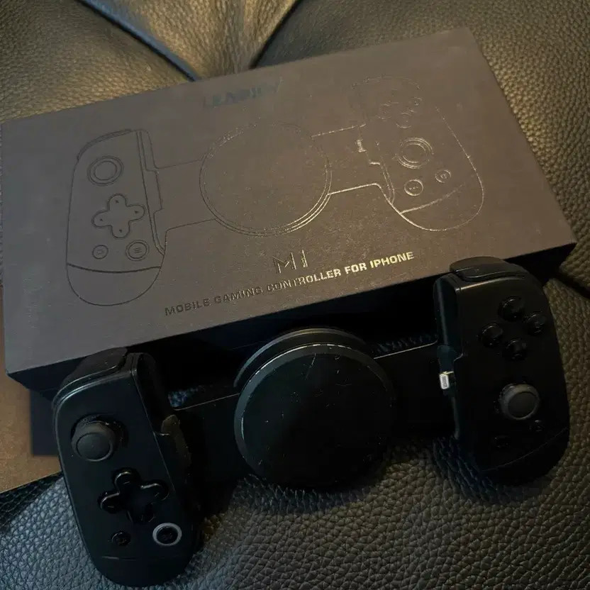 Leadjoy M1 iPhone Game Controller with Lightning & Cooling Fan Official