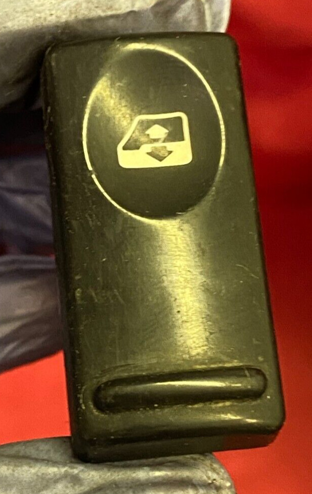 VOLVO MACK   WINDOW    SWITCH, ROCKER DAV 2205